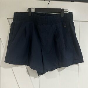 NWT Calia Journey collection high rise short 4”inseam relaxed fit. XL